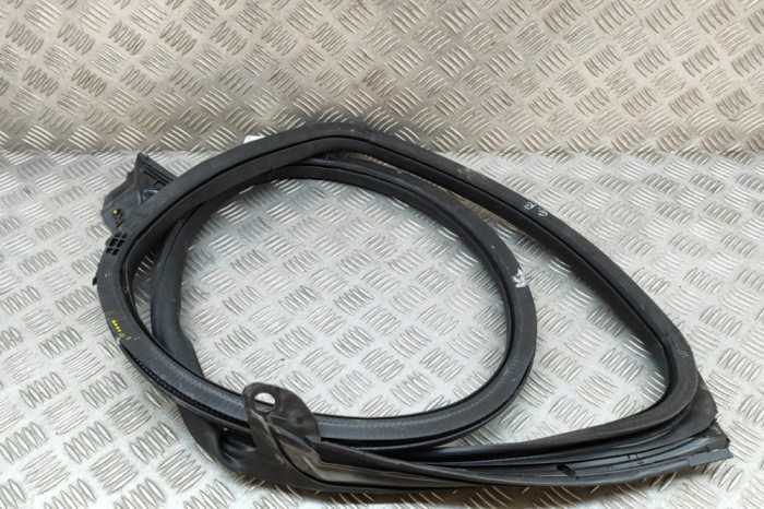 AUDI E-TRON GT 2022 OEM: 4J3833721C SKU: 23558676