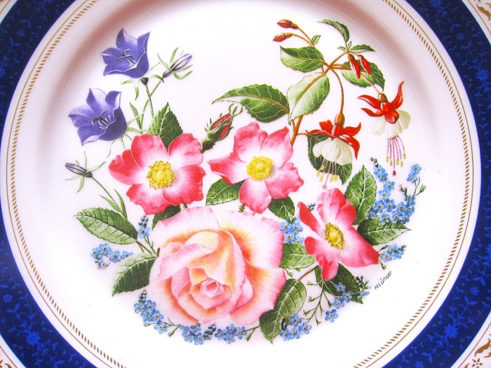 FARFURIE PORTELAN LIMOGES FRANTA DECOR TRANDAFIRI SI FLORI DE NU MA UITA 22.5 CM