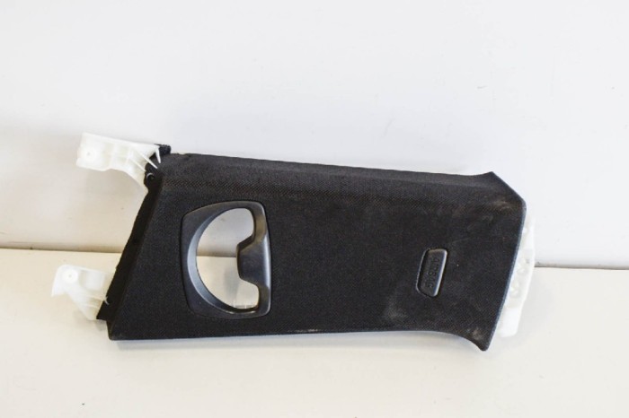 Ornament st&acirc;lp B st&acirc;nga BMW 4 Coupe F32, F82 2015 OEM: Coupe | 11177155