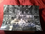 Fotografie de Presa Austria 1932 Viena -Dezvelirea Fantanii Alszauberbrunnen , sculptor Karl Philipp , primar Karl Seitz , dim.=23x16cm