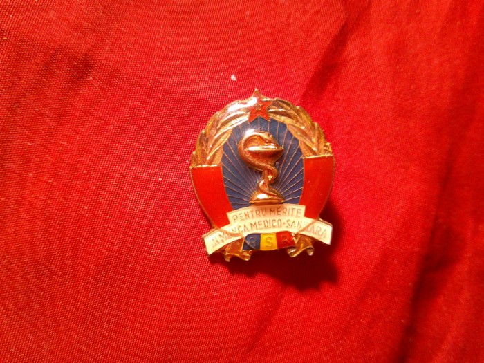 Insigna - Insemn -Pt. Merite in Munca Medico-Sanitara RSR , h= 2,8cm