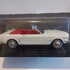 Macheta Ford Mustang Convertible - 1965 - Hachette scara 1:24