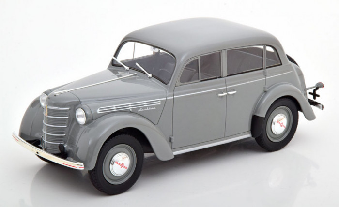 Macheta auto Moskvich 400 1946 gri, 1:18 iScale