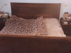 Mobila veche,pat,2 noptiere si dulap,peste 100 ani,lemn vechi foto