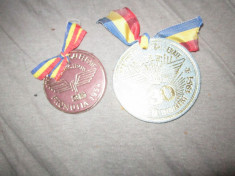medalii din carton stantate pentru promotia 1954 cfr 2 buc foto