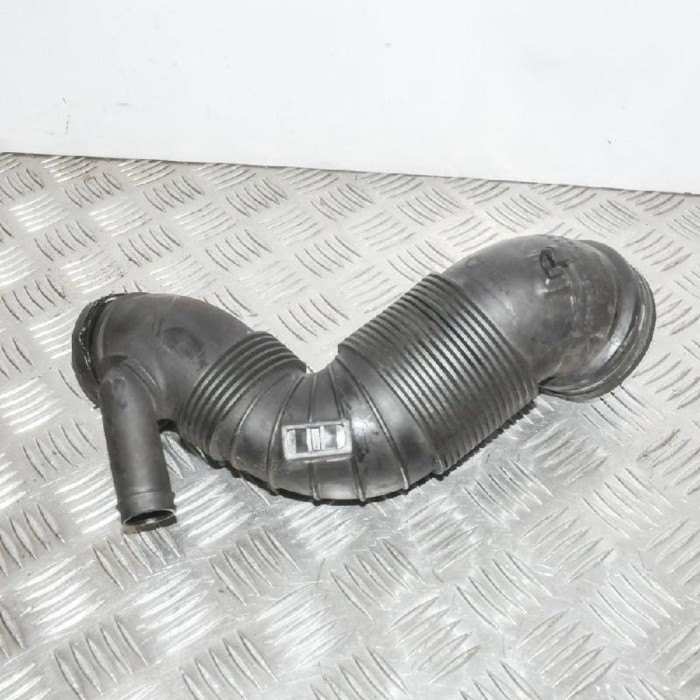 Furtun VW PASSAT B6 3C2 2010 OEM: 3C0129654P | 2732645