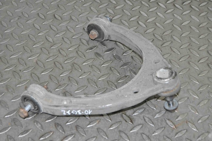 Braț superior dreapta față AUDI Q7 4L 2007