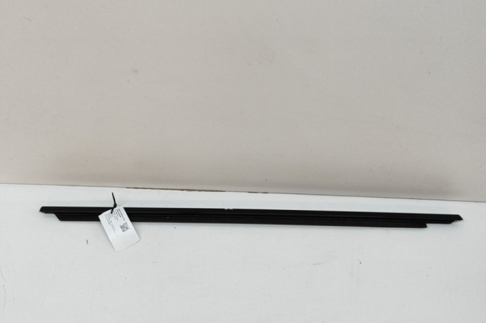 Chedar geam ușă dreapta spate BMW 3 Touring G21 2022 OEM: 7465182 25031779