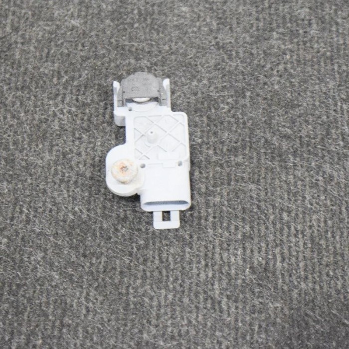 Senzor de impact dreapta față SAAB 9-3 Estate YS3F 2007 OEM: AA009016039,12778698 10666470