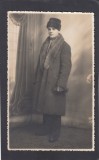 Fotografie tip Carte Postala Romania - tanar in studio - foto atelier Splendor Herman - Dudesti Bucuresti, Circulata