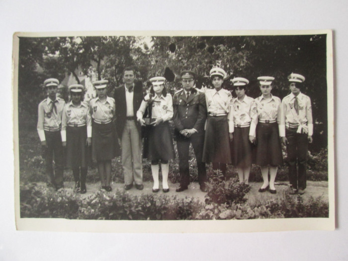Fotografie 135 x 85 mm pionieri castigatori ai patrulei scolare de circulatie