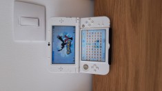 New Nintendo 3DS XL &ndash; Modat + 440 Jocuri: Mario, Pok&eacute;mon, Zelda, etc.