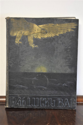 The 1946 Lucky Bag Yearbook of the Regiment of Midshipmen United States Naval foto