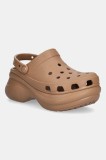 Crocs papuci Classic Bae Clog culoarea maro, cu platforma, 206302