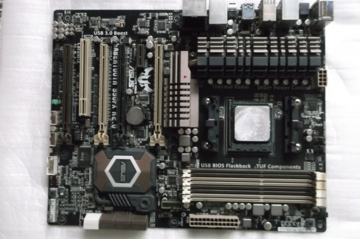 Placa de baza ASUS SABERTOOTH 990FX R2.0 socket AM3+