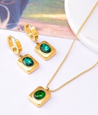 Set Bijuterii Stralucitor &ndash; Lant si Cercei Placati cu Aur cu Zirconiu Verde