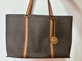Geantă Voyage Michael Kors originală, Maro, Mare