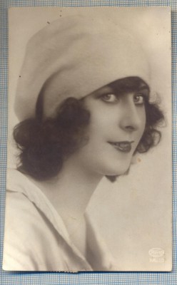 AX 379 CP VECHE- TANARA IN TINUTA DE EPOCA -1926-STUDENTULUI TEODORESCU-R. SARAT foto