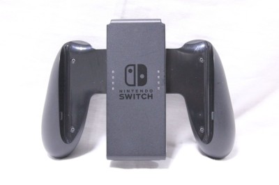 Nintendo Switch controller joy con grip HAC-011 foto