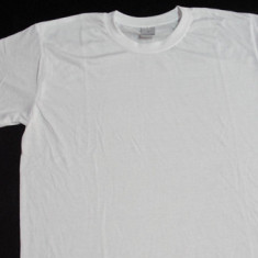 Tricouri personalizate albe polyester