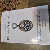 Onoarea Natiunilor , Ordine si decoratii din Patrimoniul Muzeului National de Istorie a Romaniei , 266 pagini , color