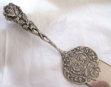 PALETA ARGINTATA PLACATA CU ARGINT DECOR CU TRANDAFIRI 19.5 CM