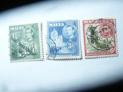 3 Timbre Malta Rege George VI , motive locale : 6p 1938 ,3p1943 si 1 1/2p 1953 s foto