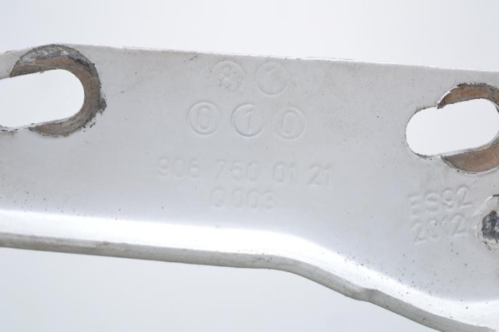 Balama capota dreapta față MERCEDES-BENZ SPRINTER 3-t Furgon 906 2013 OEM: A9067500121 2465087