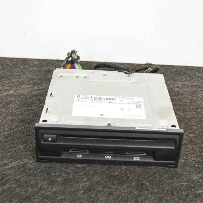 Unitate radio CD navigație AUDI A3 Limousine 8VS, 8VM 2017 OEM: Sedan | 3506769