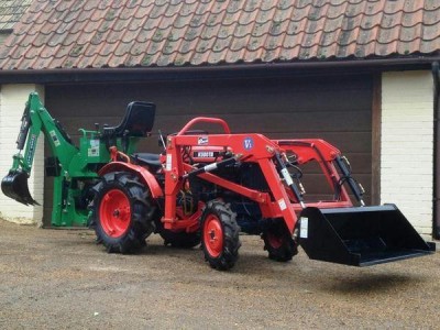 Tractor Kubota V1- 7000 foto