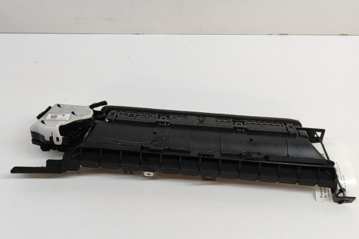 Gura de ventilație planșa de bord TESLA MODEL 3 2021 OEM: 1083325-00-F 28258590