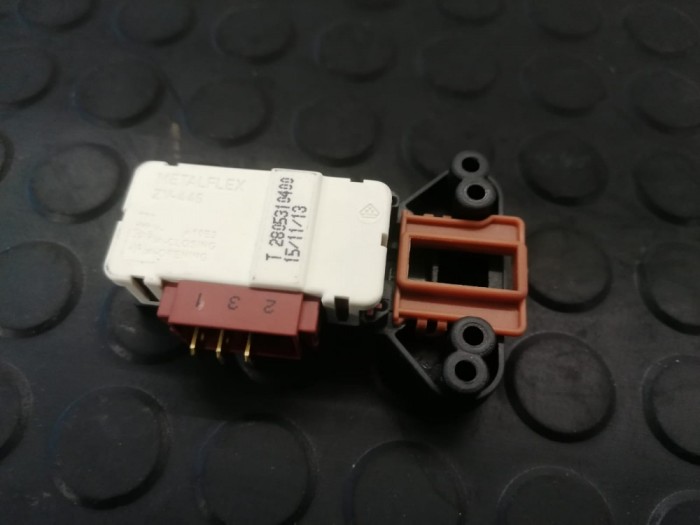 Mecanism inchidere masina de spalat Beko WMB7142MBL / C166