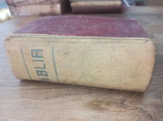 BIBLIA SAU SFANTA SCRIPTURA A VECHIULUI SI NOULUI TESTAMENT CU TRIMITERI, CCA 1935
