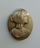 Brosa cu profil feminin - perioada Belle Epoque