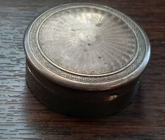 (151) CUTIUTA DIN ARGINT, PENTRU PASTILE, MARCAJ ARGINT, MANUFACTURA, 20 GRAME