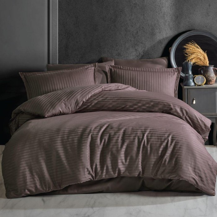 Lenjerie de pat pentru 1 persoana, Bumbac Damasc 100%, 3 piese, Cearceaf pat 160x240, Cearceaf pilota 150x220, Fete de perne 50x70, maro Relax KipRoom