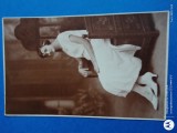 doamna in rochie alba , fotografie atelier celebru , anii 1930-1940 , format carte postala