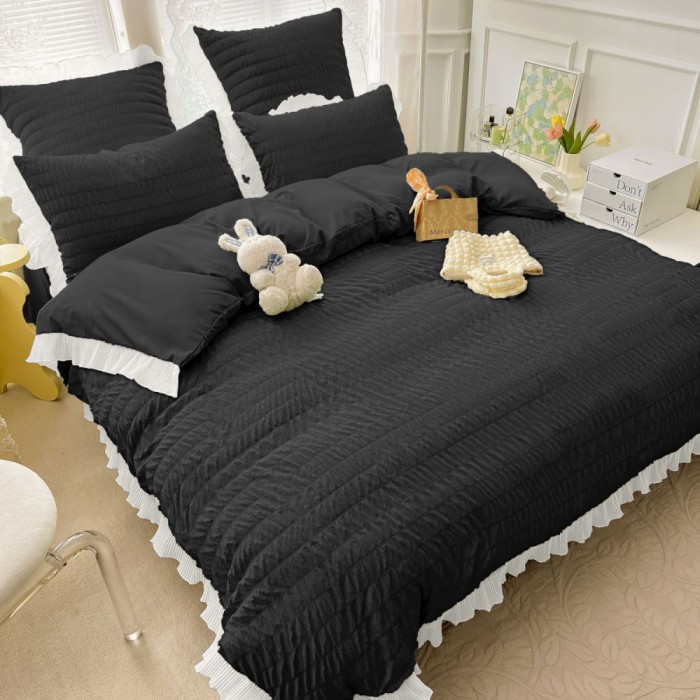 Lenjerie pat dublu creponata cu banda alba,bumbac finet,6 piese,neagra-A872