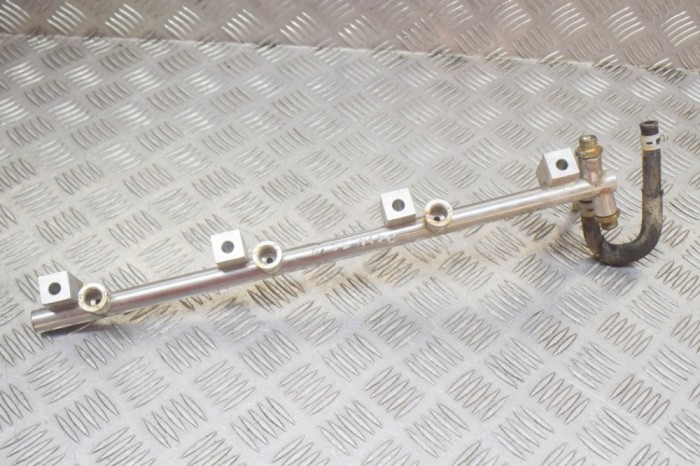 Rampa de combustibil dreapta PORSCHE CAYENNE 92A 2013 OEM: 03H133316N | 13145979