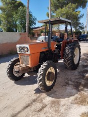 Tractor universal 640 DTC foto