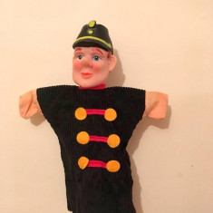 Marioneta teatru de papusi, papusa manuala, soldat, catana, garda, politist