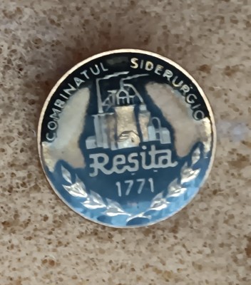 QW9 N5 98 - insigna - tematica industrie - Combinatul siderurgic Resita - 1771 foto