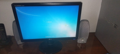 Anunț disponibil Monitor Calculator Desktop foto