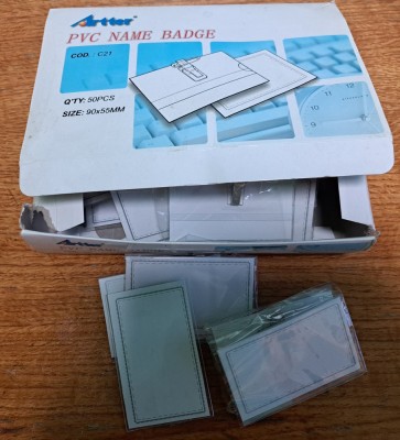 Ecusoane cu clips si ac foto