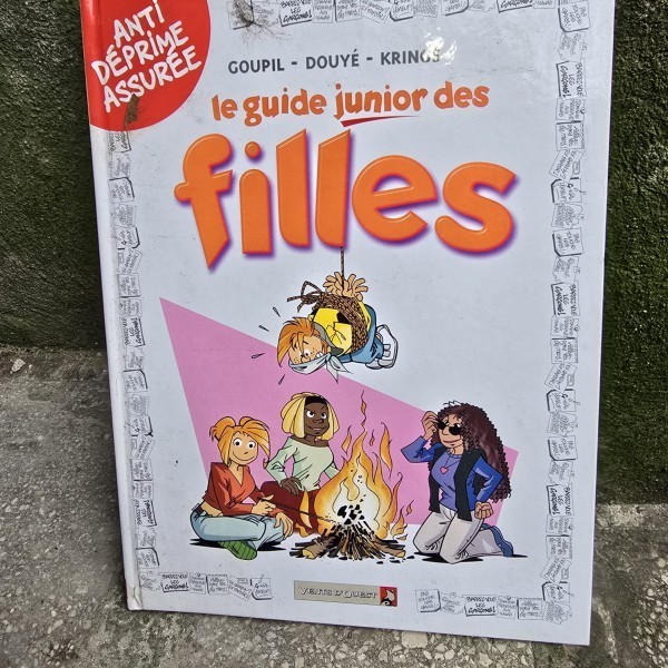 Le guide junior des filles - Goupil