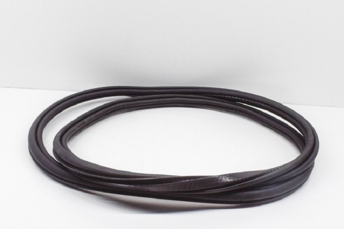 Garnitura ușă dreapta spate VOLVO V90 II 2019 OEM: 31371773 | 11423167