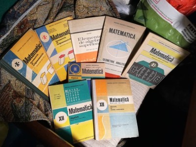 Lot cca 100 manuale și alte cărți de matematică foto