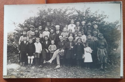 Fotografie tip carte postala, clasa de elevi, perioada interbelica foto