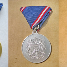 B517-I-Set 3 Medalii militare Austria-Alama aurita-argintata-bronz. La datorie.