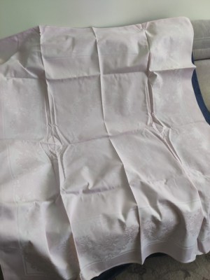 Față de masă roz, calitate damasc foto